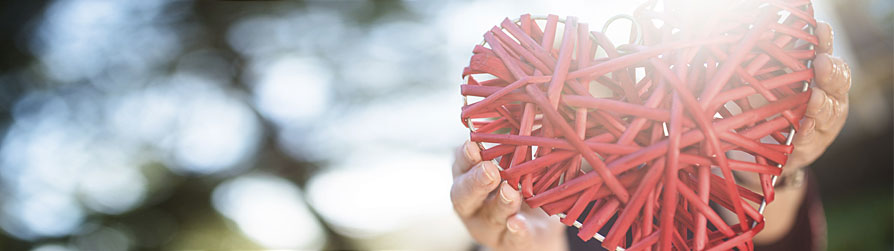 Heart-shaped wicker material